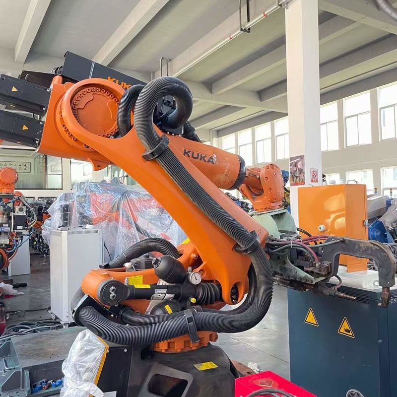 KUKA KR210 R3100 산업용 로봇 6축 로봇 팔 210kg의 유료 부하와 0.06mm 반복성