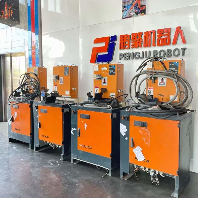 KUKA KR210 R3100 산업용 로봇 6축 로봇 팔 210kg의 유료 부하와 0.06mm 반복성