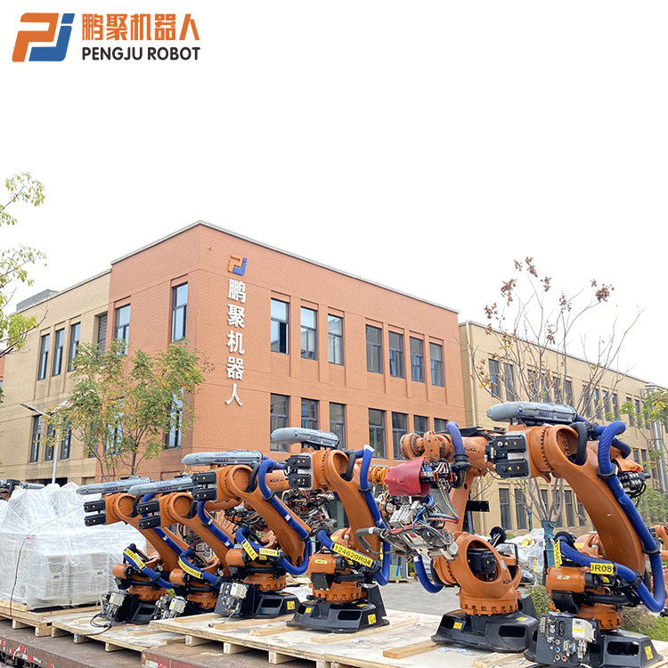 쿠카 KR 240 R2900 울트라 로봇 6축 팔 240kg의 실력 및 2896mm의 도달 반복성 0.06mm 무게 1145kg