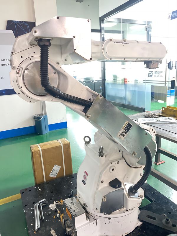 XRC 사용된 로봇 팔 20kg 야스카와 CR20 청정실 로봇, 재료 취급 로봇, 픽 앤 플라시 로봇