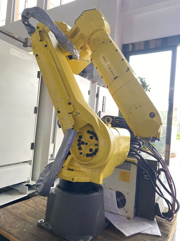 Fanuc 20iA ±0.07mm 반복성 활 용접 로봇 20KG 유료물 1811 mm 가공 처리 및 측정 부품을 위한 범위