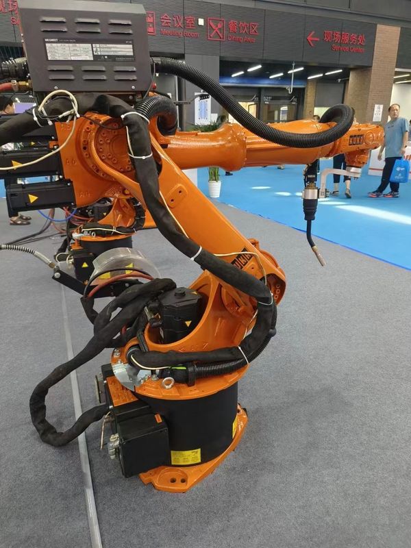 KUKA KR16 L6 로봇 사용 산업용 로봇 팔, 용접 로봇, 로딩 로봇, 핸들링 로봇