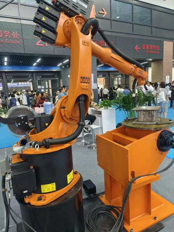 KUKA KR16 L6 로봇 사용 산업용 로봇 팔, 용접 로봇, 로딩 로봇, 핸들링 로봇