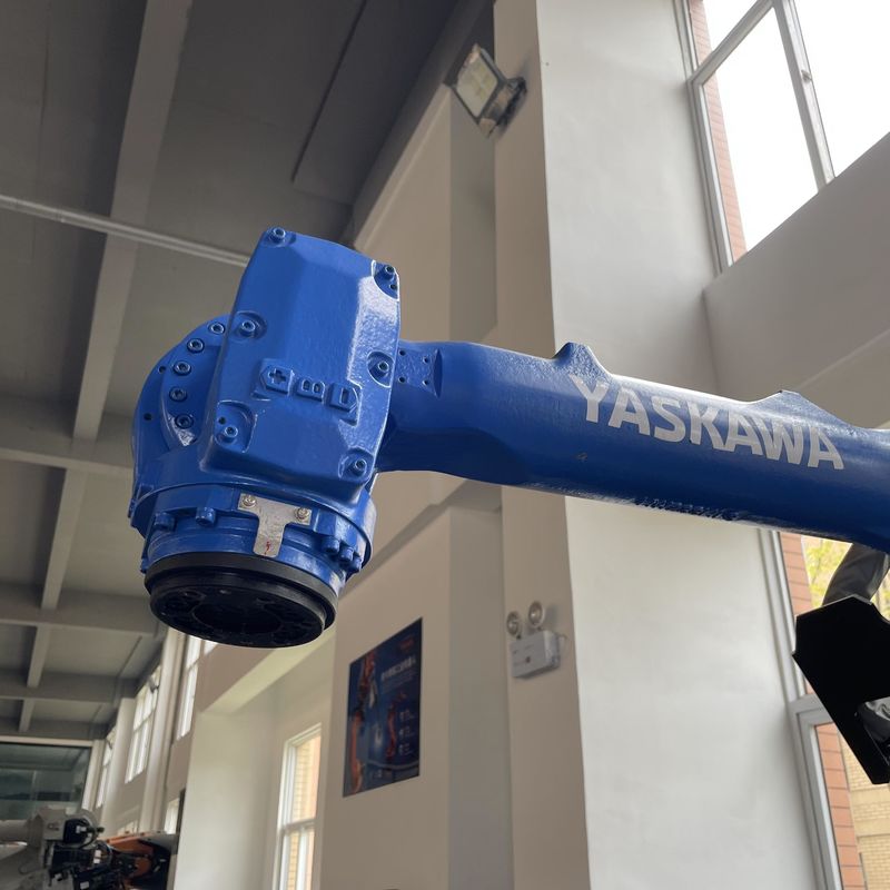 PC 프로그래밍 50kg의 유료화량으로 YASKAWA 로봇을 사용했습니다. 재료 처리, 플라스마 절단