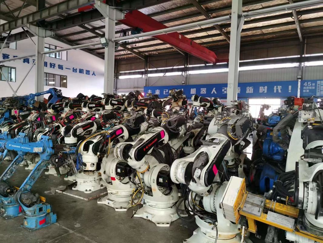 2650mm 도달 및 고급 ES200D 기술을 가진 200kg 유료 화물 점 용접 로봇 지금 행동! 야스카와 ES200D - 모든 - 한 - 무선 산업 응용 프로그램에 대한 솔루션