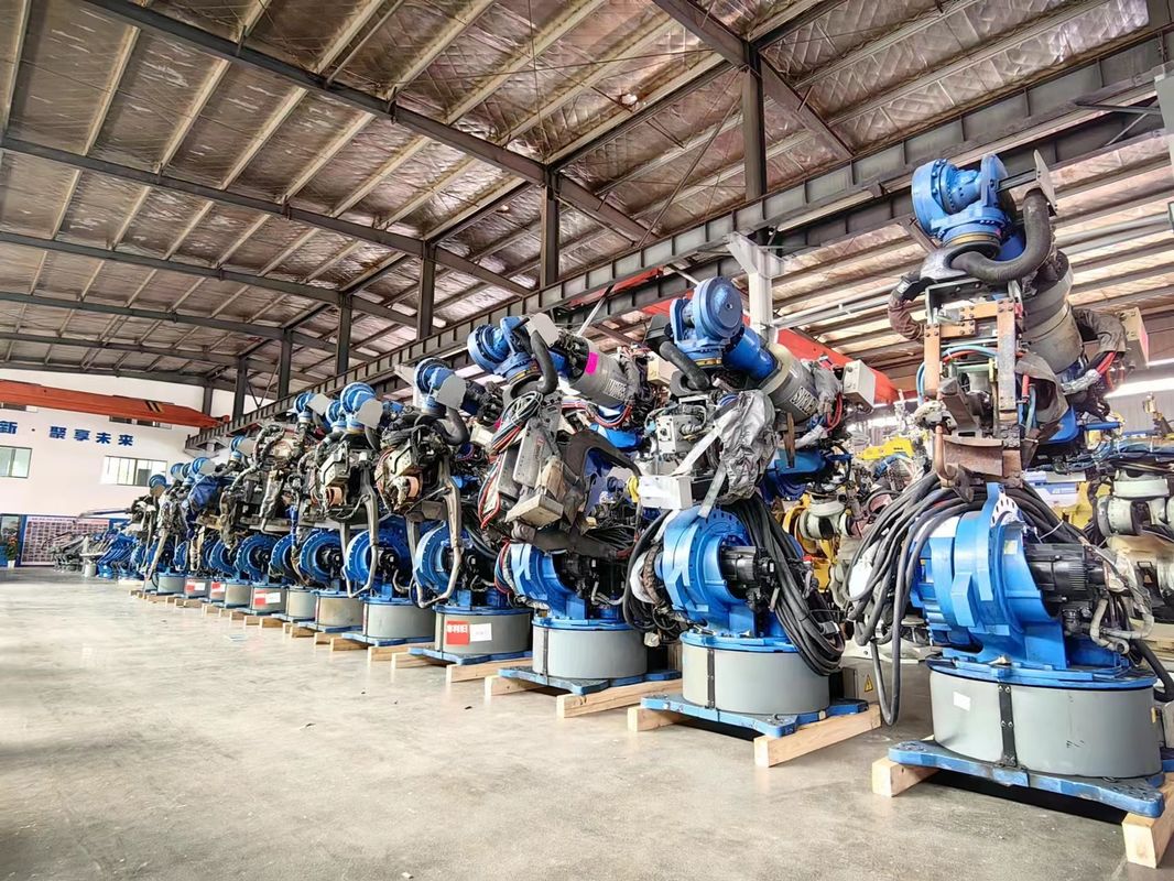 빠르고 정확 한 ES200D 자동 배터리 점 용접 기계 Yaskawa ES200D 로봇 용접, 취급 및 팔레티제