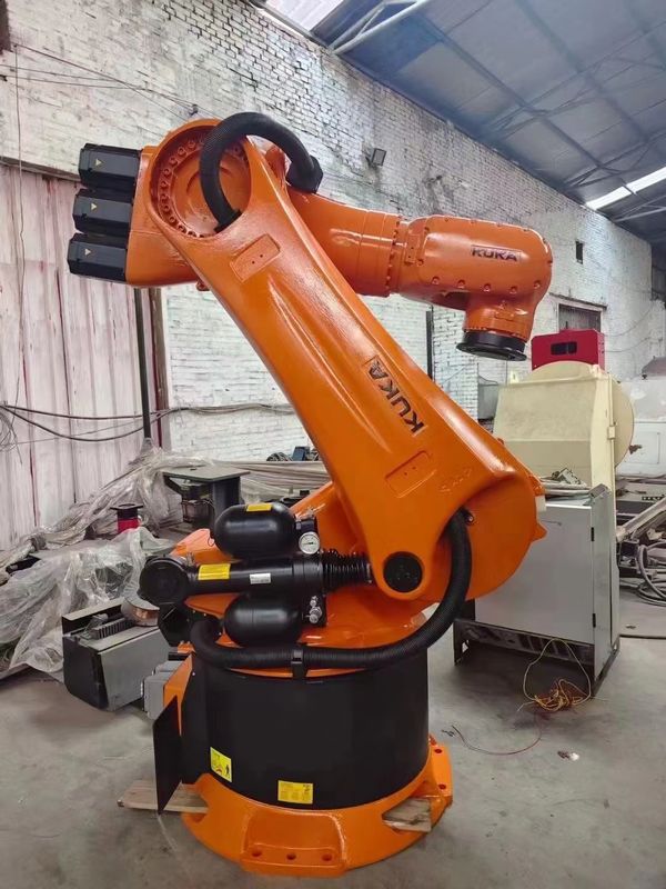 IP65 안전 KR360L280-3 280kg 유해물 KUKA 용접 로봇 3126mm 자동차 공장에서 썰기와 점 용접을 위한 도달