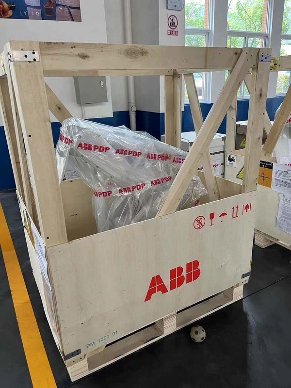 NEW ABB IRB 2600 M2004 20/12 -1.65/1.85 20kg 아크 용접, 프레스 텐딩, 부품의 부하 및 부하, 가공