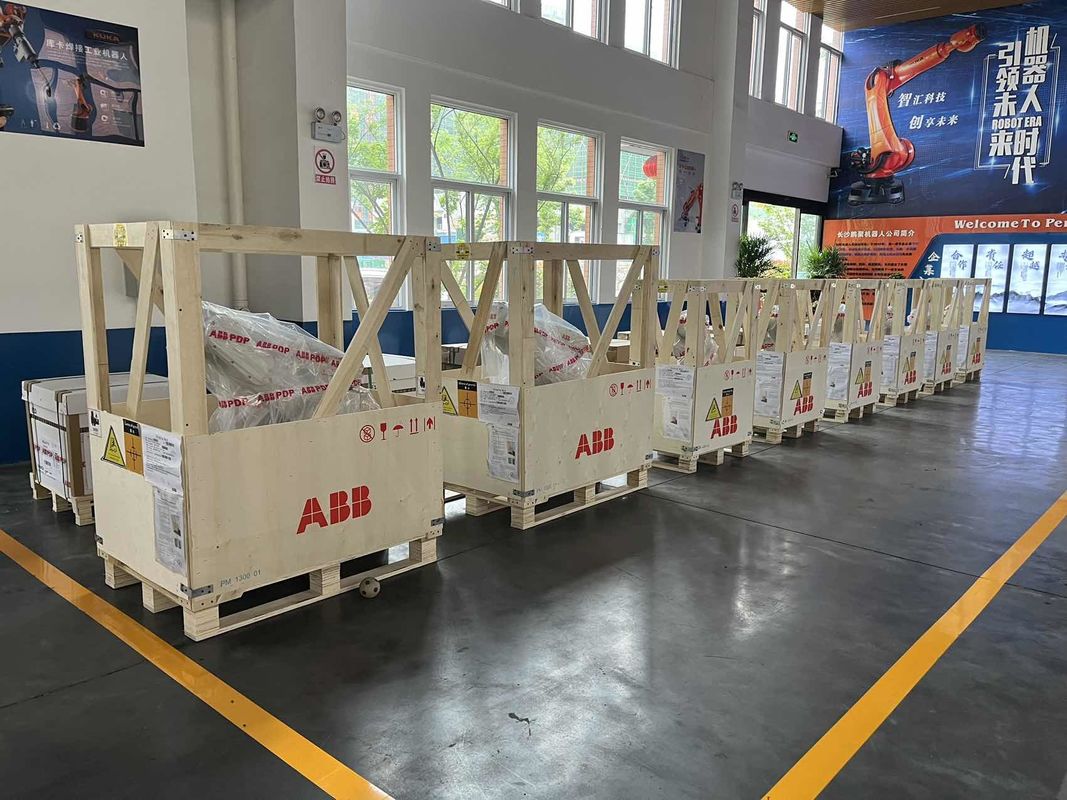 NEW ABB IRB 2600 M2004 20/12 -1.65/1.85 20kg 아크 용접, 프레스 텐딩, 부품의 부하 및 부하, 가공