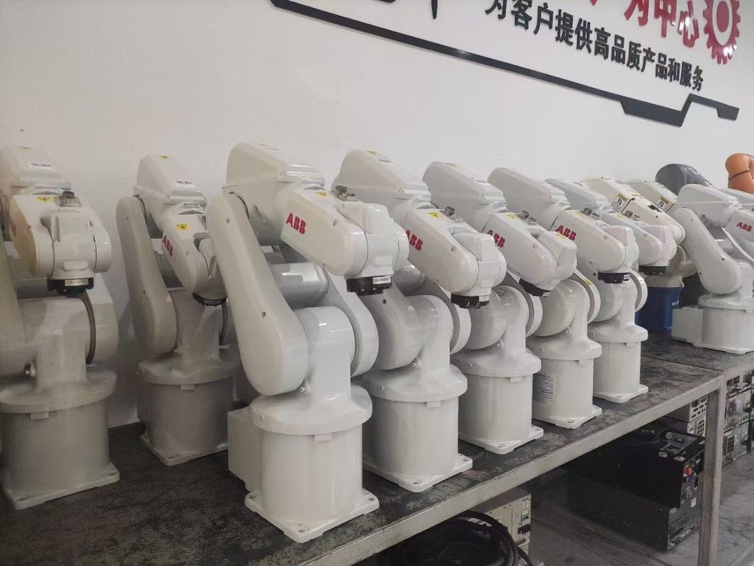 ABB IRB 1200 (5/0.9) 부품 처리, 닦기, 측정, 부품 조립용 로봇