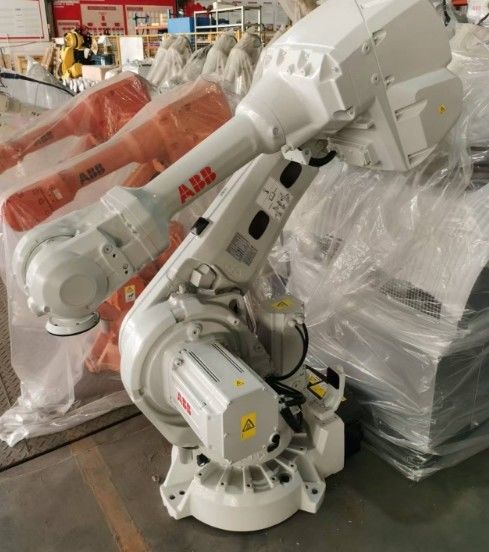IRB 4600-60/2.05 IRC5 컨트롤러 사용된 ABB 로봇 6 축 로봇 팔 2050mm 범위 고도로 신뢰할 수 있고 효율적입니다