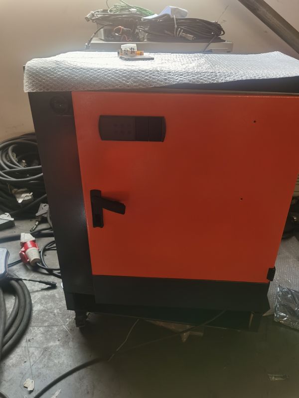 KUKA KR240 R2700 프라임 KRC4 컨트롤러 6축 팔레티제 로봇 완벽한 조합 2700mm 240kg의 실량