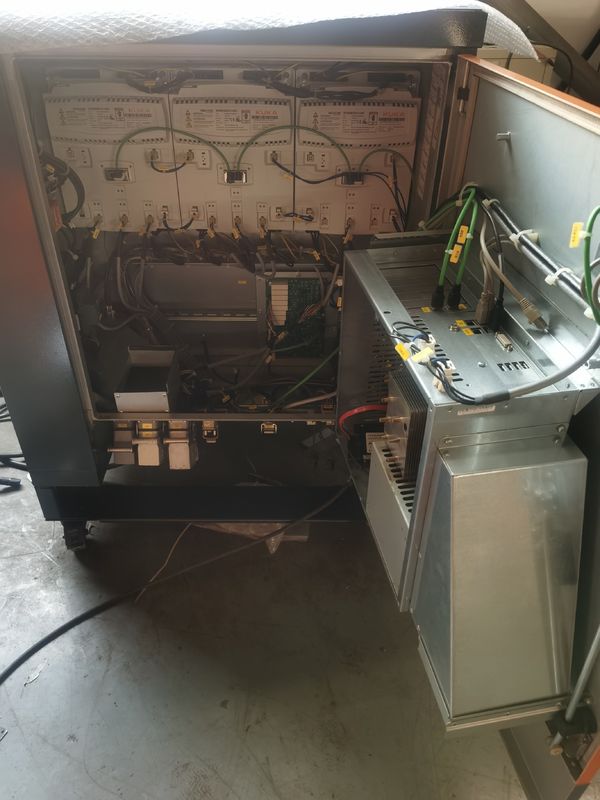 KUKA KR240 R2700 프라임 KRC4 컨트롤러 6축 팔레티제 로봇 완벽한 조합 2700mm 240kg의 실량