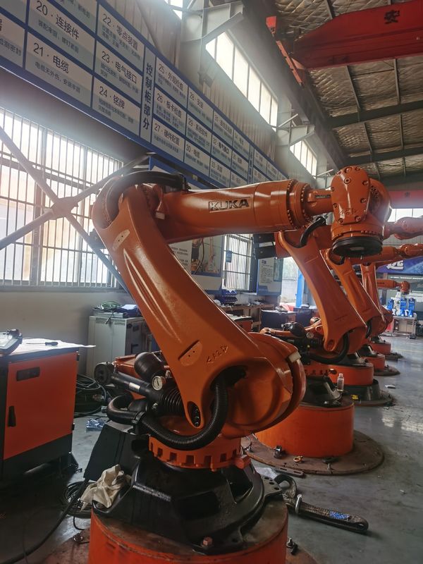 KUKA KR240 R2700 프라임 KRC4 컨트롤러 6축 팔레티제 로봇 완벽한 조합 2700mm 240kg의 실량