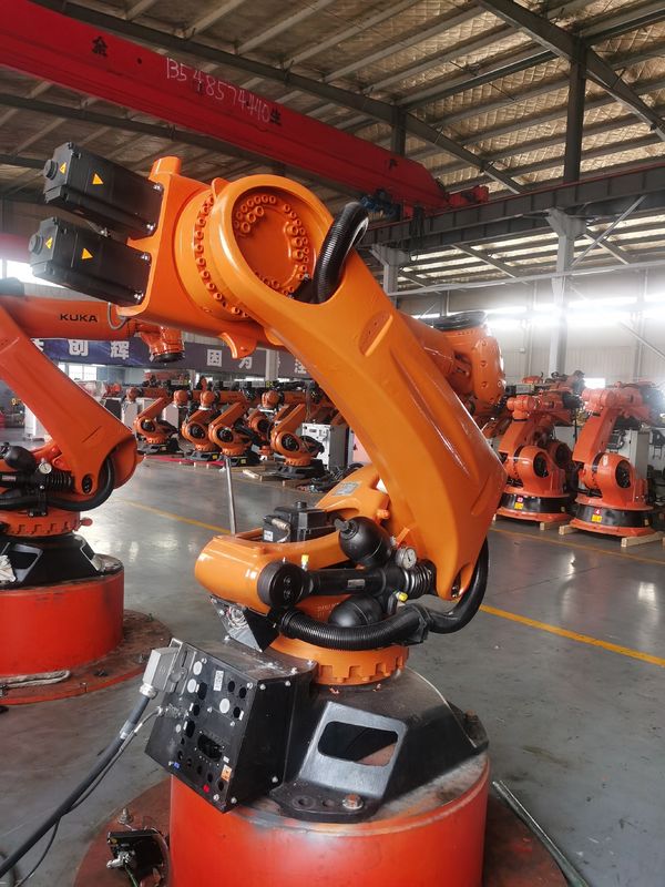 KUKA KR240 R2700 프라임 KRC4 컨트롤러 6축 팔레티제 로봇 완벽한 조합 2700mm 240kg의 실량