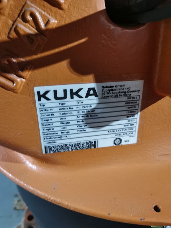2033 mm Reach KUKA KR60-3 60KG 소재 취급 및 채집에 사용되는 KUKA 로봇