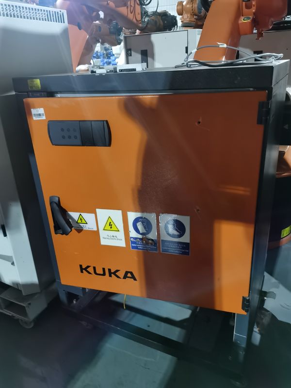 2033 mm Reach KUKA KR60-3 60KG 소재 취급 및 채집에 사용되는 KUKA 로봇