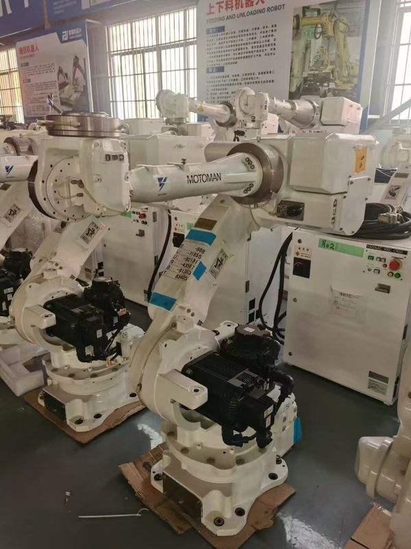 C4 컨트롤러와 작업 범위 1904mm를 포함한 오렌지 사용 로봇 팔 산업 로봇 분야에서 성능을 위해 설계되었습니다.