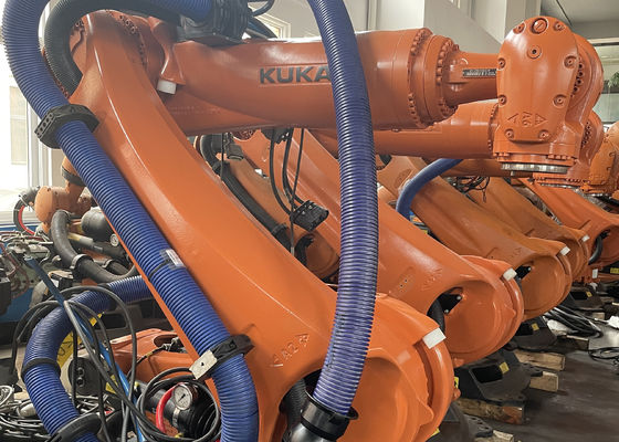 반복 가능성 ±0.1mm 성능 KUKA KR210 2700mm 초장거리, 산업용 애플리케이션에 완전히 적응 가능한 효율적인 썰매 및 무결한 팔레팅