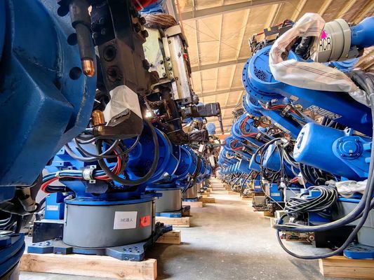 빠르고 정확 한 ES200D 자동 배터리 점 용접 기계 Yaskawa ES200D 로봇 용접, 취급 및 팔레티제