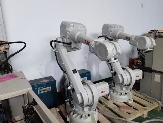 ABB IRB 4600-60/2.05 2050mm 자동화 된 기계 턴딩 및 재료 취급용 중량 소모량 로봇