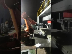 수직은 6 축 로봇 야스카와 MS165 도장용 로봇을 이용했습니다