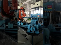 사용된 ABB 로봇 IRB6640-235/2.55를 언로딩시키는 기계 적재